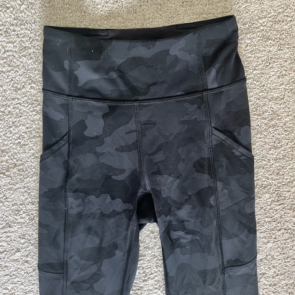 Lululemon black camo Fast and Free High-Rise Tight 28”